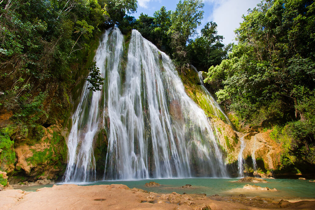 Tour Samaná - Cayo Levantado, Salto El limón y Sendero del cacao